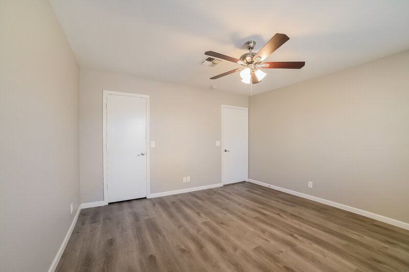 2,260/Mo, 1320 N 61st Pl Mesa, AZ 85205 Main Bedroom View 2