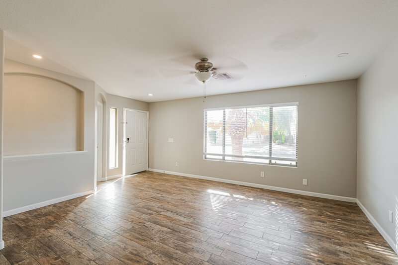 1,955/Mo, 10898 W Alvarado Rd Avondale, AZ 85392 Living Room View