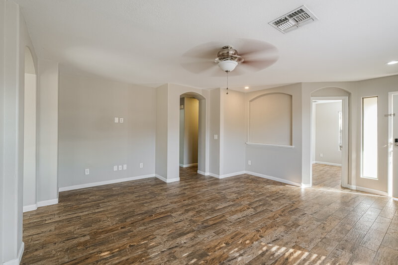 1,955/Mo, 10898 W Alvarado Rd Avondale, AZ 85392 Living Room View 2