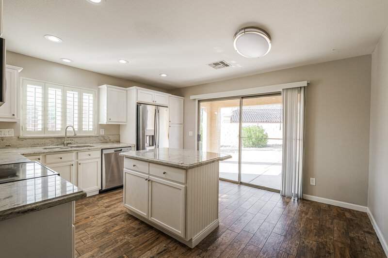 1,955/Mo, 10898 W Alvarado Rd Avondale, AZ 85392 Kitchen View 2