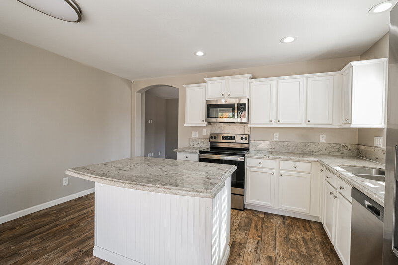 1,955/Mo, 10898 W Alvarado Rd Avondale, AZ 85392 Kitchen View 3
