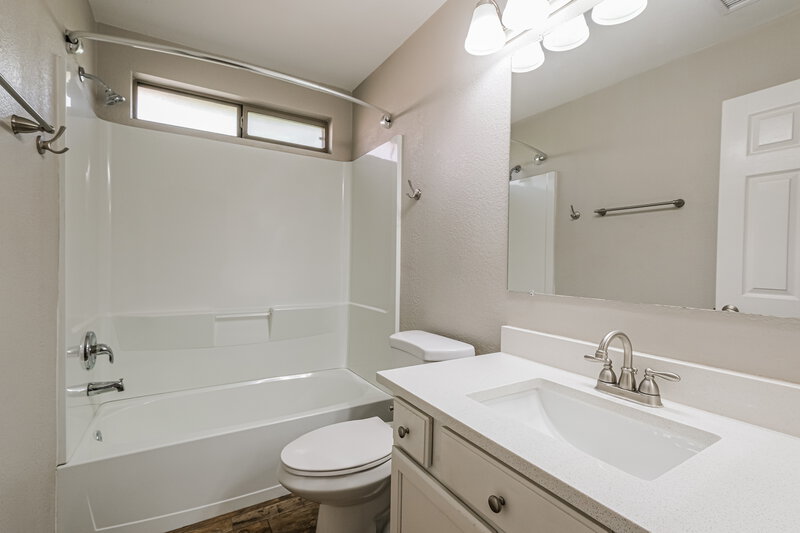 1,955/Mo, 10898 W Alvarado Rd Avondale, AZ 85392 Bathroom View