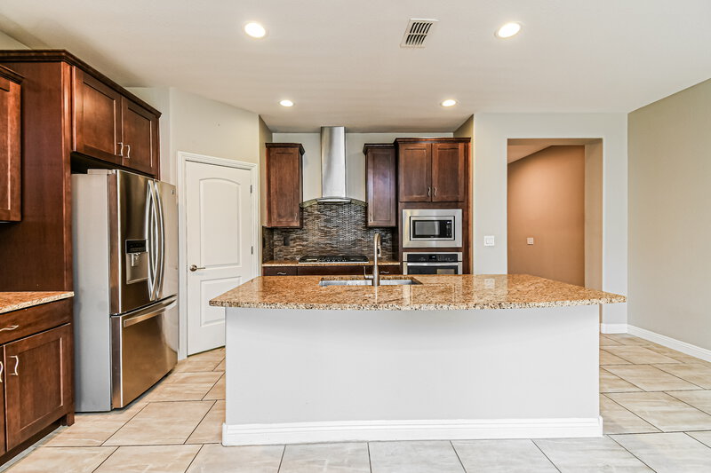 2,630/Mo, 10843 E Thatcher Avenue Mesa, AZ 85212 Kitchen View 2
