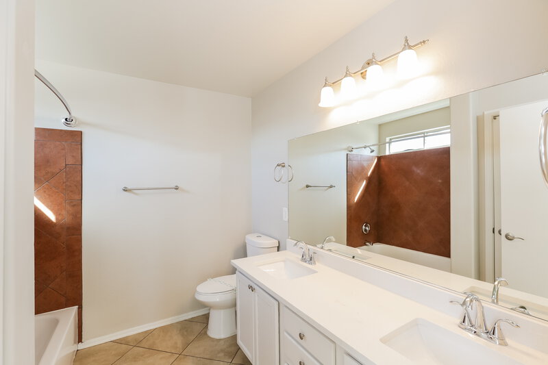 1,990/Mo, 12653 W Surrey Ave El Mirage, AZ 85335 Main Bathroom View