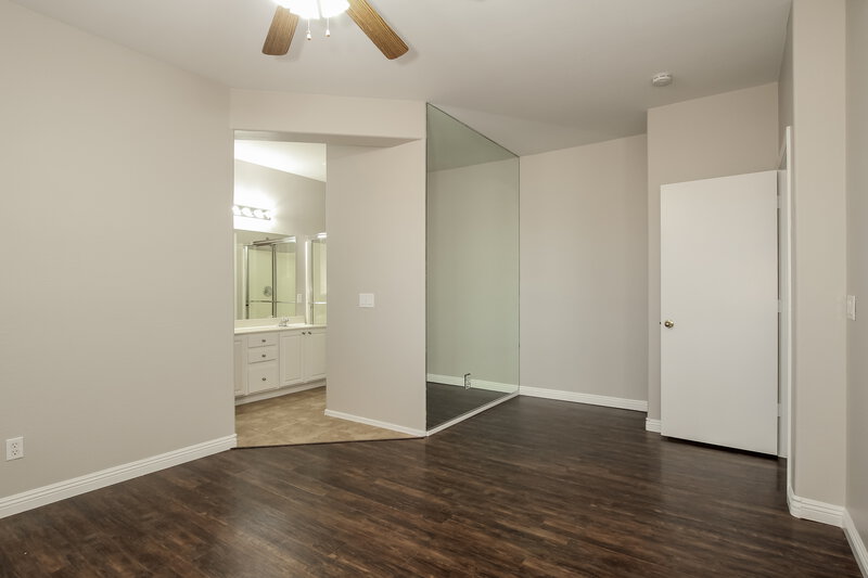 1,960/Mo, 17076 W Halifax Ln Surprise, AZ 85374 Main Bedroom View