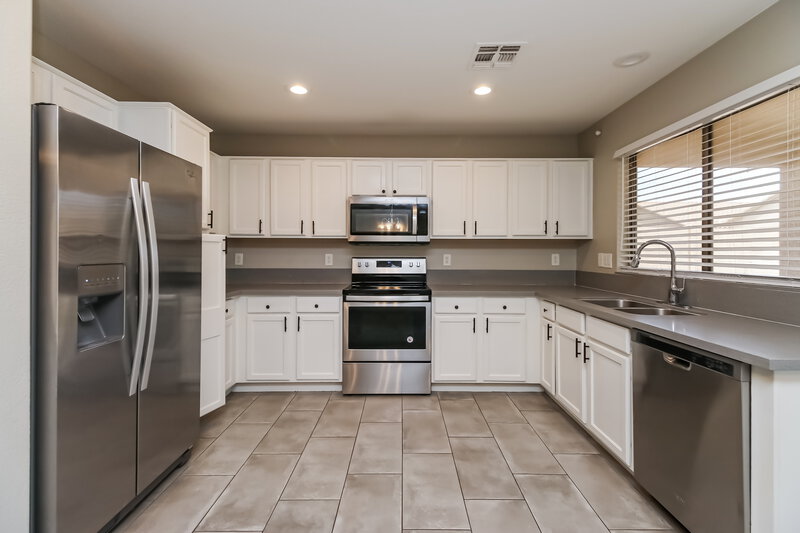 2,055/Mo, 10846 E Dragoon Ave Mesa, AZ 85208 Kitchen View