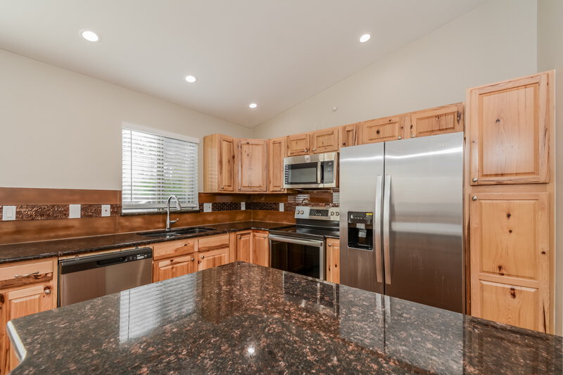 1,805/Mo, 13006 W Mandalay Ln El Mirage, AZ 85335 Kitchen View