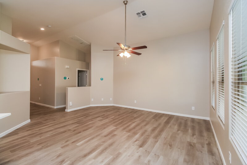 2,515/Mo, 10226 E Capri Ave Mesa, AZ 85208 Living Room View
