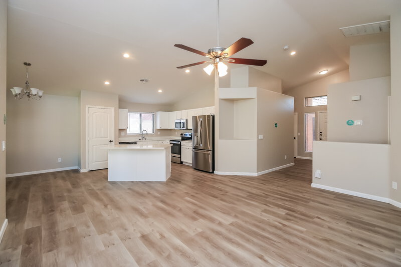 2,515/Mo, 10226 E Capri Ave Mesa, AZ 85208 Living Room View 2