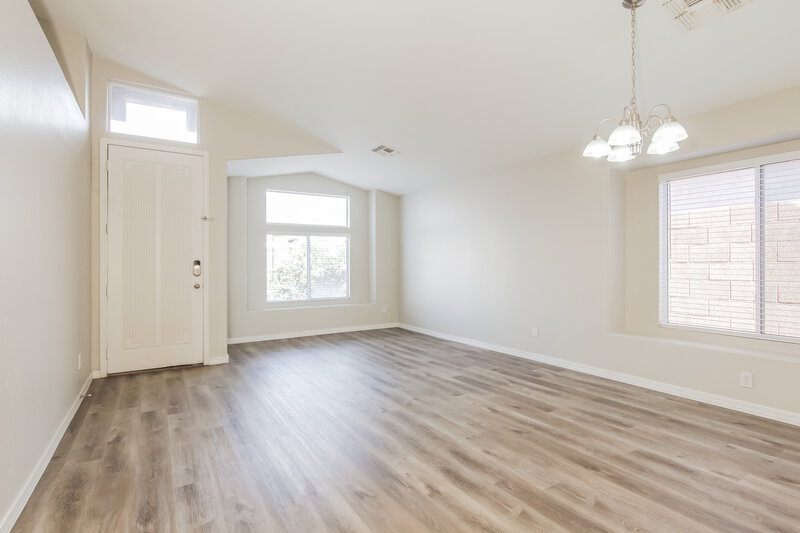 2,535/Mo, 1105 E Blackhawk Dr Phoenix, AZ 85024 Living Room View 2