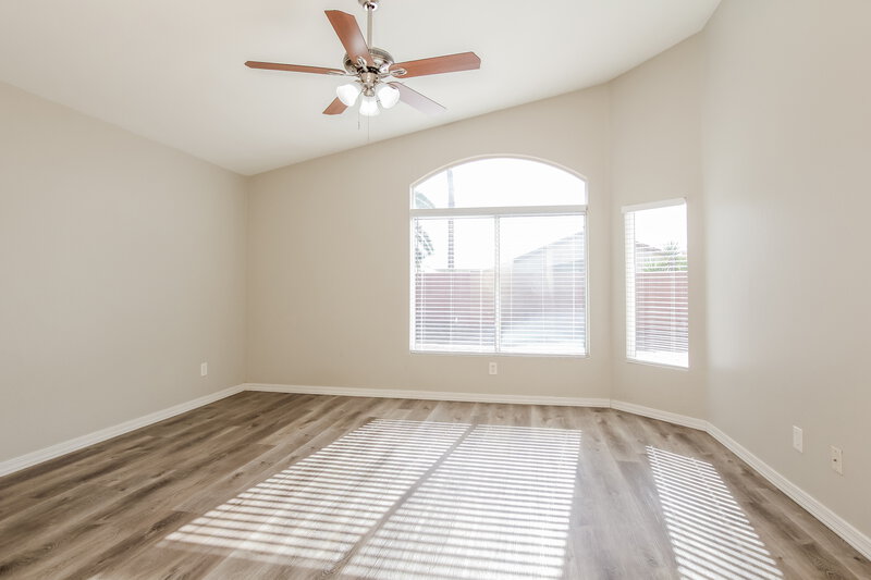 2,535/Mo, 1105 E Blackhawk Dr Phoenix, AZ 85024 Main Bedroom View