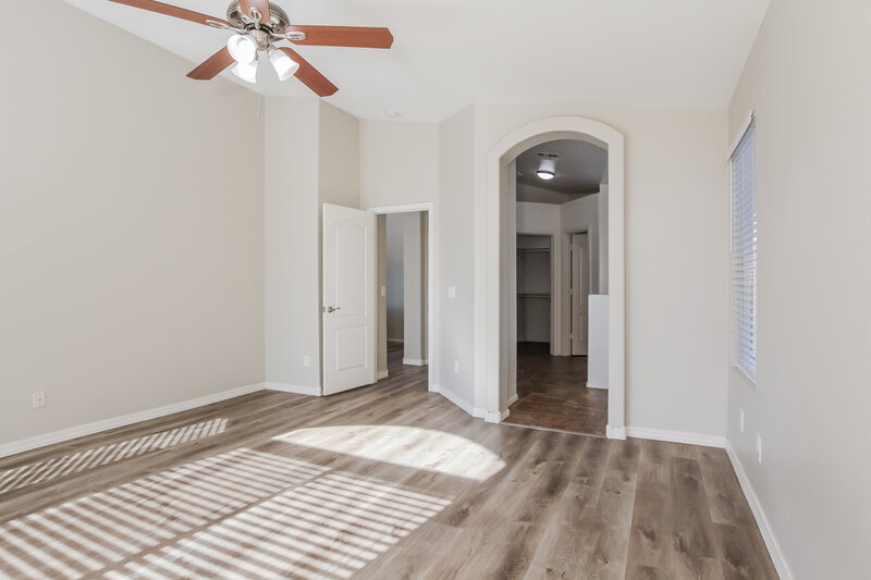 2,535/Mo, 1105 E Blackhawk Dr Phoenix, AZ 85024 Main Bedroom View 2
