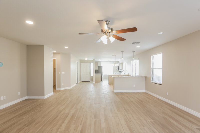 2,125/Mo, 4336 W Maldonado Rd Laveen, AZ 85339 Living Room View