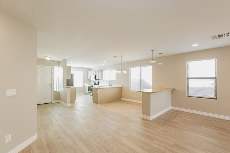 2,125/Mo, 4336 W Maldonado Rd Laveen, AZ 85339 Dining Room View