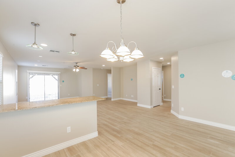 2,125/Mo, 4336 W Maldonado Rd Laveen, AZ 85339 Dining Room View 2