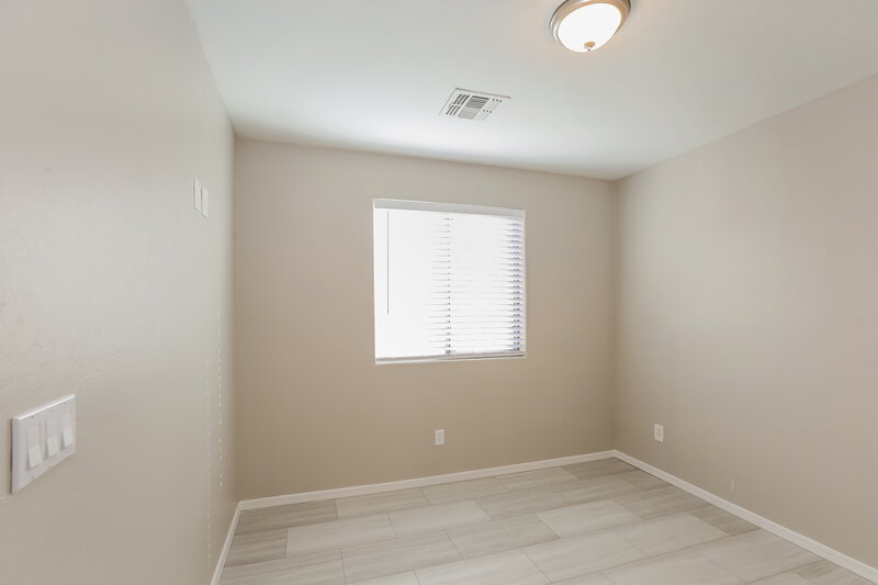 2,125/Mo, 4336 W Maldonado Rd Laveen, AZ 85339 Bedroom View