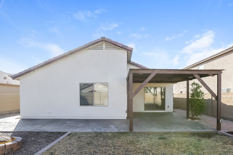 2,125/Mo, 4336 W Maldonado Rd Laveen, AZ 85339 Rear View