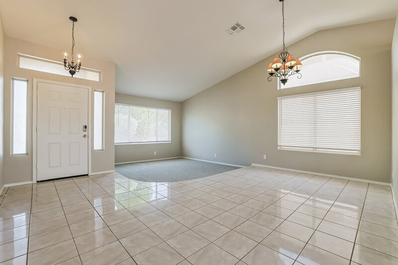 2,650/Mo, 177 W Shamrock St Gilbert, AZ 85233 Dining Room View