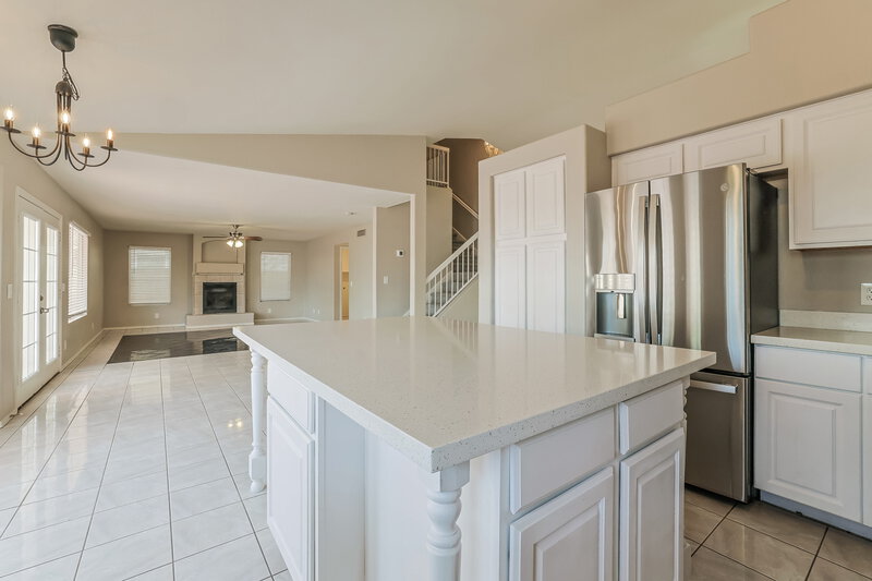 2,650/Mo, 177 W Shamrock St Gilbert, AZ 85233 Kitchen View
