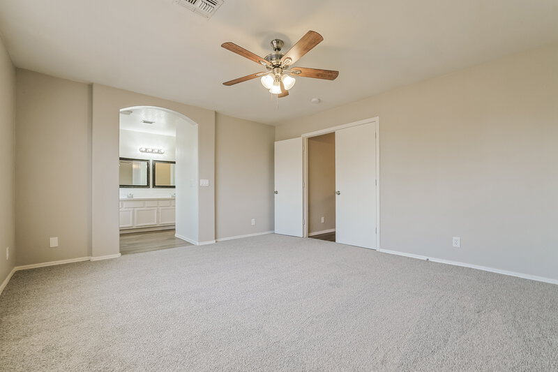 2,650/Mo, 177 W Shamrock St Gilbert, AZ 85233 Main Bedroom View 2