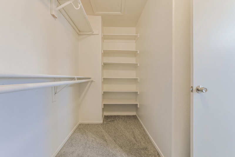 2,650/Mo, 177 W Shamrock St Gilbert, AZ 85233 Walk In Closet View