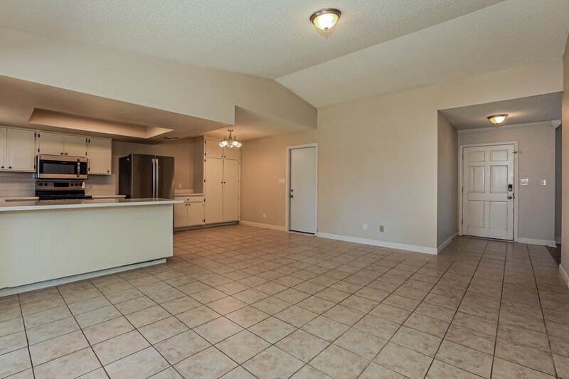 2,460/Mo, 2915 E Dolphin Ave Mesa, AZ 85204 Living Room View 2