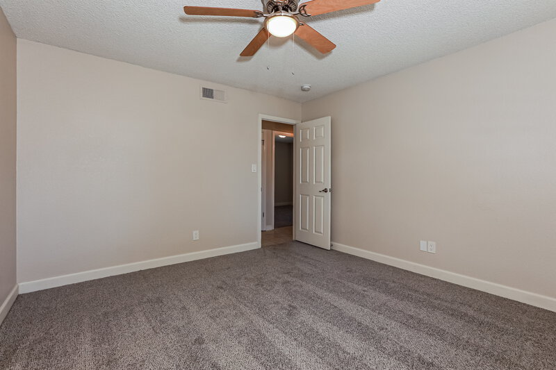 2,460/Mo, 2915 E Dolphin Ave Mesa, AZ 85204 Main Bedroom View 2