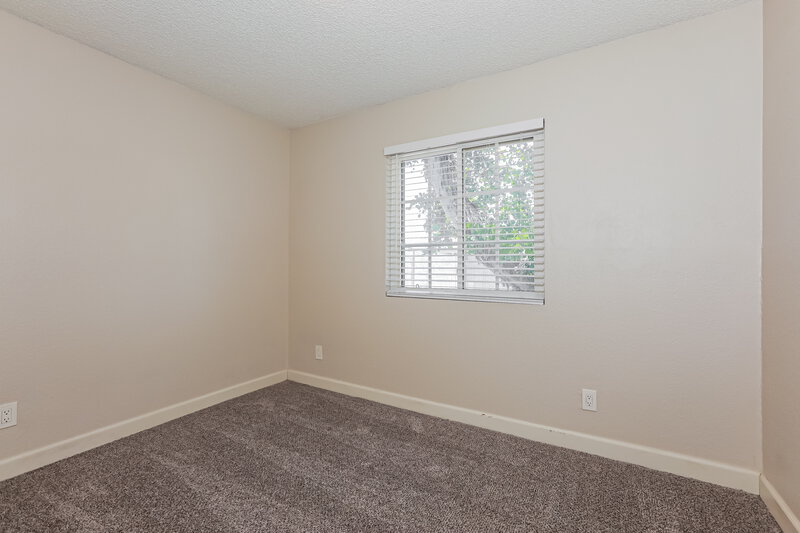 2,460/Mo, 2915 E Dolphin Ave Mesa, AZ 85204 Bedroom View 2