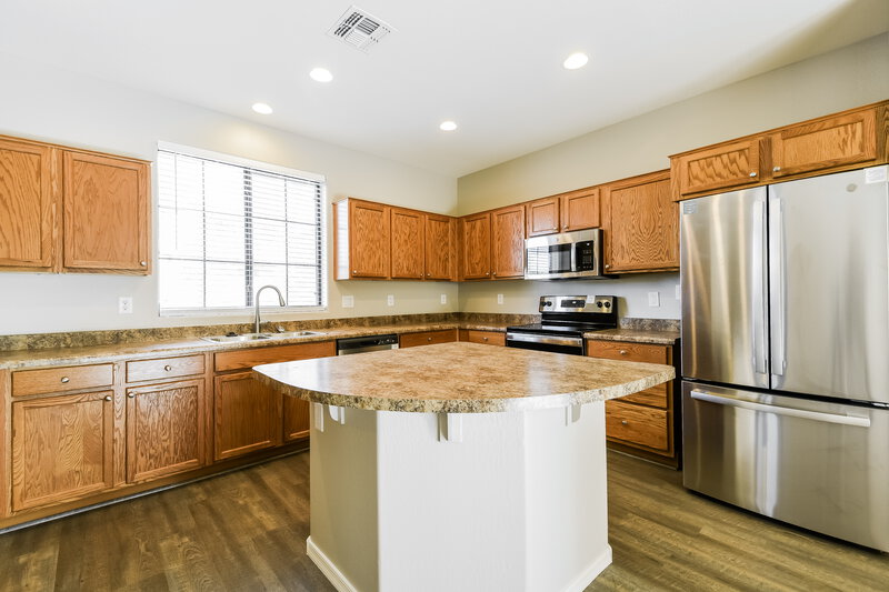 2,200/Mo, 2447 W Jake Haven Phoenix, AZ 85085 Kitchen View 2