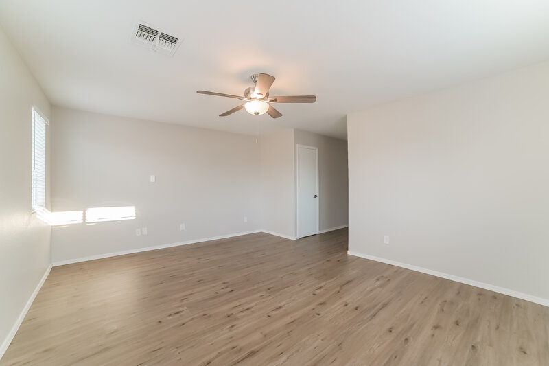 2,025/Mo, 5157 W. Warner Phoenix, AZ 85043 Main Bedroom View 2