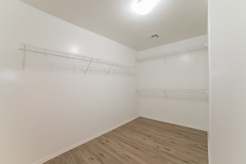 2,025/Mo, 5157 W. Warner Phoenix, AZ 85043 Walk In Closet View