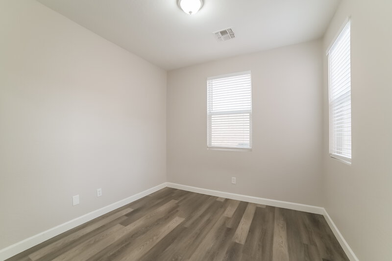 2,025/Mo, 5157 W. Warner Phoenix, AZ 85043 Bedroom View 3