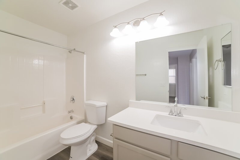 2,025/Mo, 5157 W. Warner Phoenix, AZ 85043 Bathroom View
