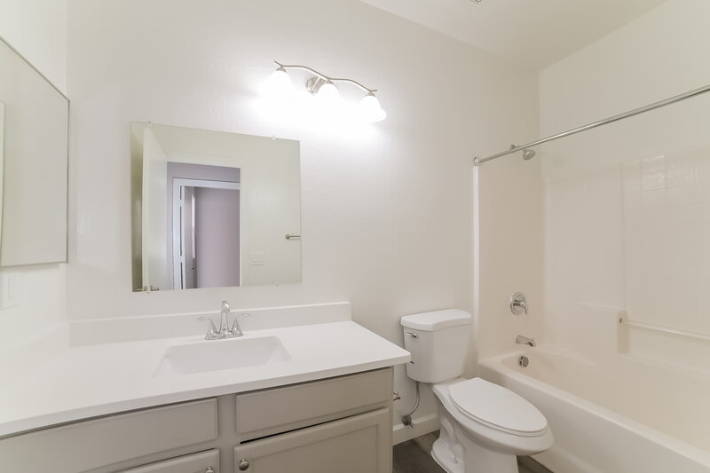2,025/Mo, 5157 W. Warner Phoenix, AZ 85043 Bathroom View 2