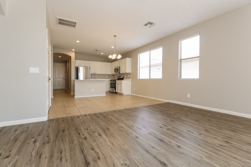 2,615/Mo, 7715 S 68th Dr Laveen, AZ 85339 Living Room View