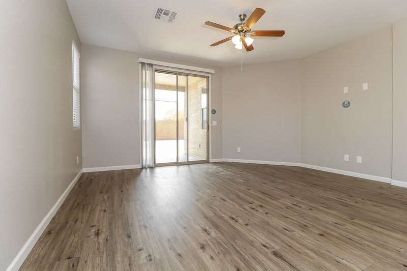 2,615/Mo, 7715 S 68th Dr Laveen, AZ 85339 Living Room View 2