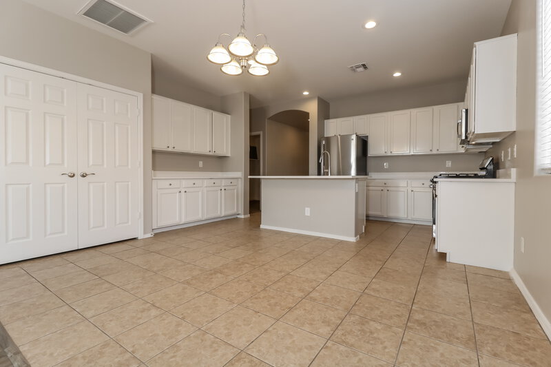 2,615/Mo, 7715 S 68th Dr Laveen, AZ 85339 Dining Room View