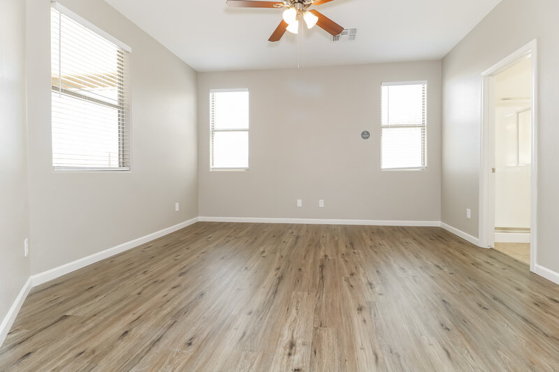 2,615/Mo, 7715 S 68th Dr Laveen, AZ 85339 Main Bedroom View 2