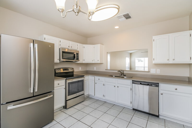 2,530/Mo, 1164 N Naples Dr Chandler, AZ 85226 Kitchen View 2
