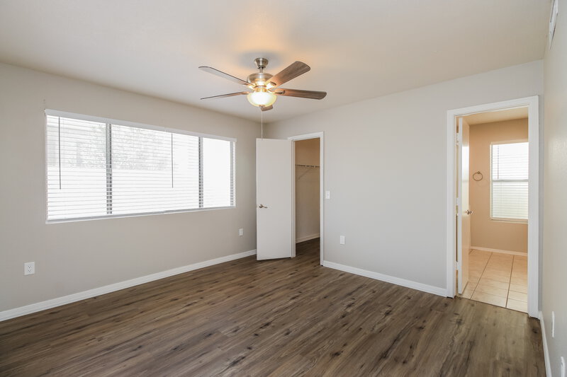 2,530/Mo, 1164 N Naples Dr Chandler, AZ 85226 Main Bedroom View 2