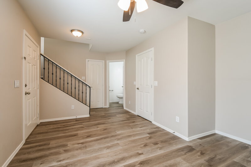 2,105/Mo, 34927 N 30th Ave Phoenix, AZ 85086 Living Room View 3