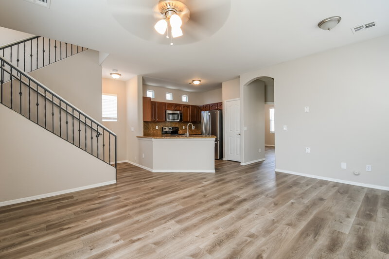 2,105/Mo, 34927 N 30th Ave Phoenix, AZ 85086 Living Room View 4