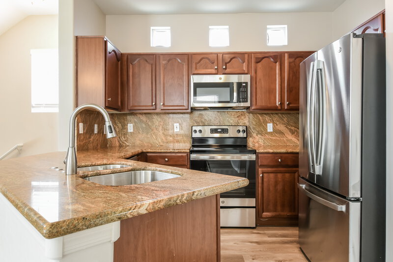 2,105/Mo, 34927 N 30th Ave Phoenix, AZ 85086 Kitchen View