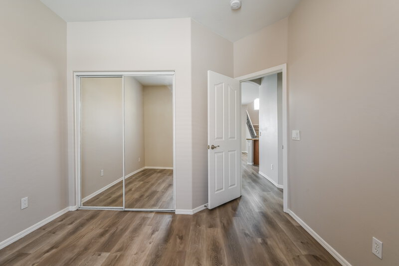 2,105/Mo, 34927 N 30th Ave Phoenix, AZ 85086 Bedroom View 2
