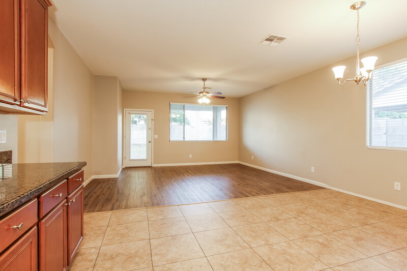 2,230/Mo, 14338 W Crocus Dr Surprise, AZ 85379 Kitchen View