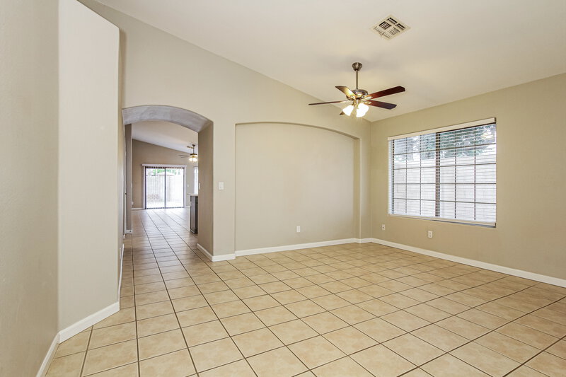 1,945/Mo, 15550 N Naegel Dr Surprise, AZ 85374 Living Room View
