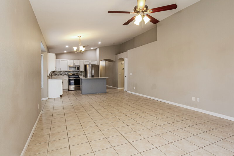 1,945/Mo, 15550 N Naegel Dr Surprise, AZ 85374 Family Room View