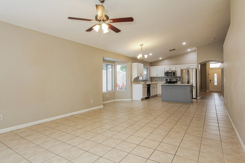 1,945/Mo, 15550 N Naegel Dr Surprise, AZ 85374 Family Room View 2