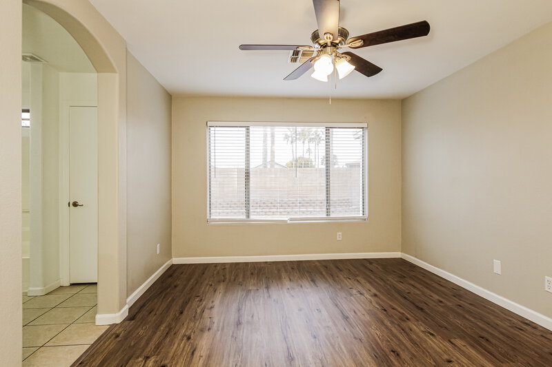 1,945/Mo, 15550 N Naegel Dr Surprise, AZ 85374 Main Bedroom View