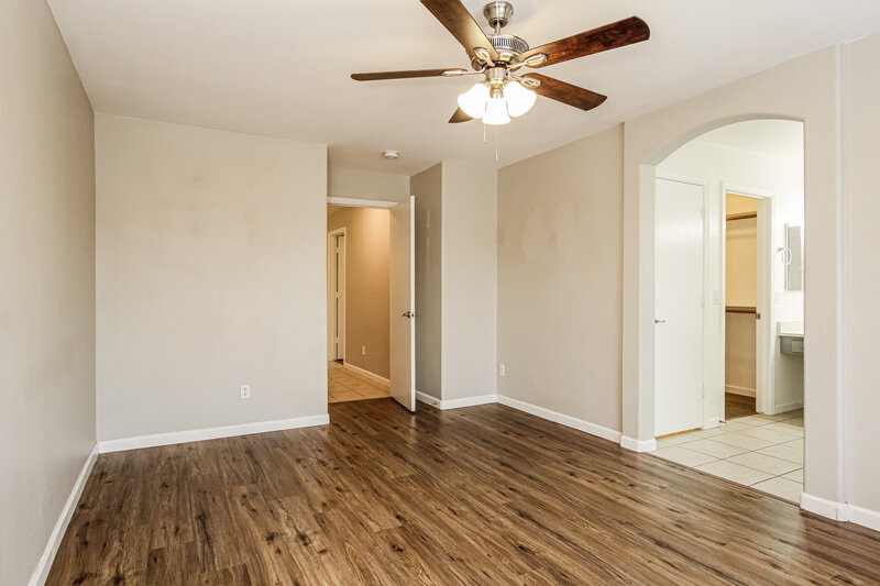 1,945/Mo, 15550 N Naegel Dr Surprise, AZ 85374 Main Bedroom View 2